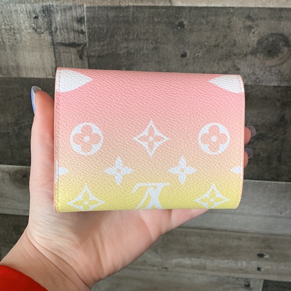 LOUIS VUITTON Pink/Yellow Victorine By The Pool In Rose/Light Gradient - Picture 3 of 10